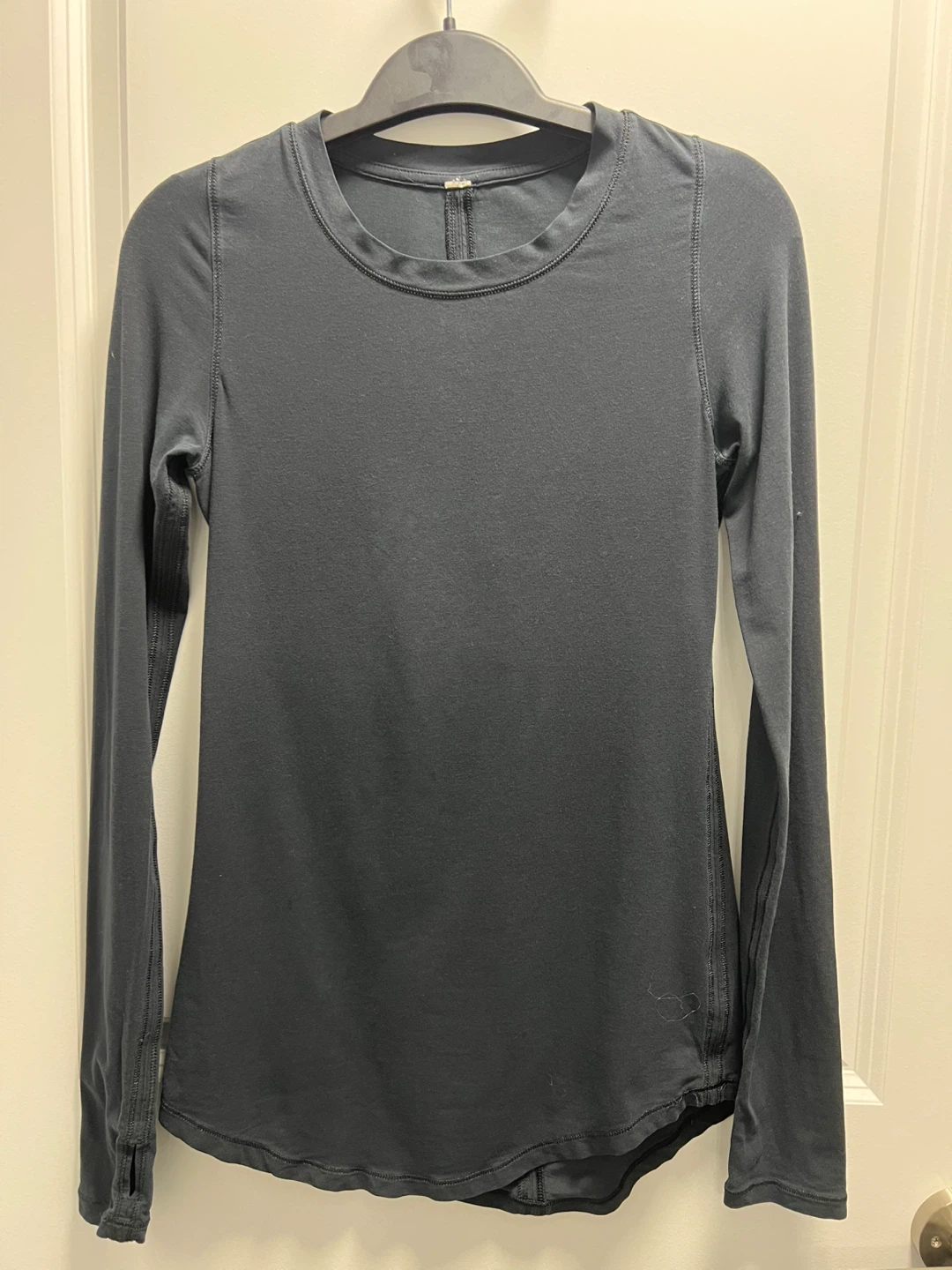 Lululemon Black Long Sleeve Top size 4 - photo 5