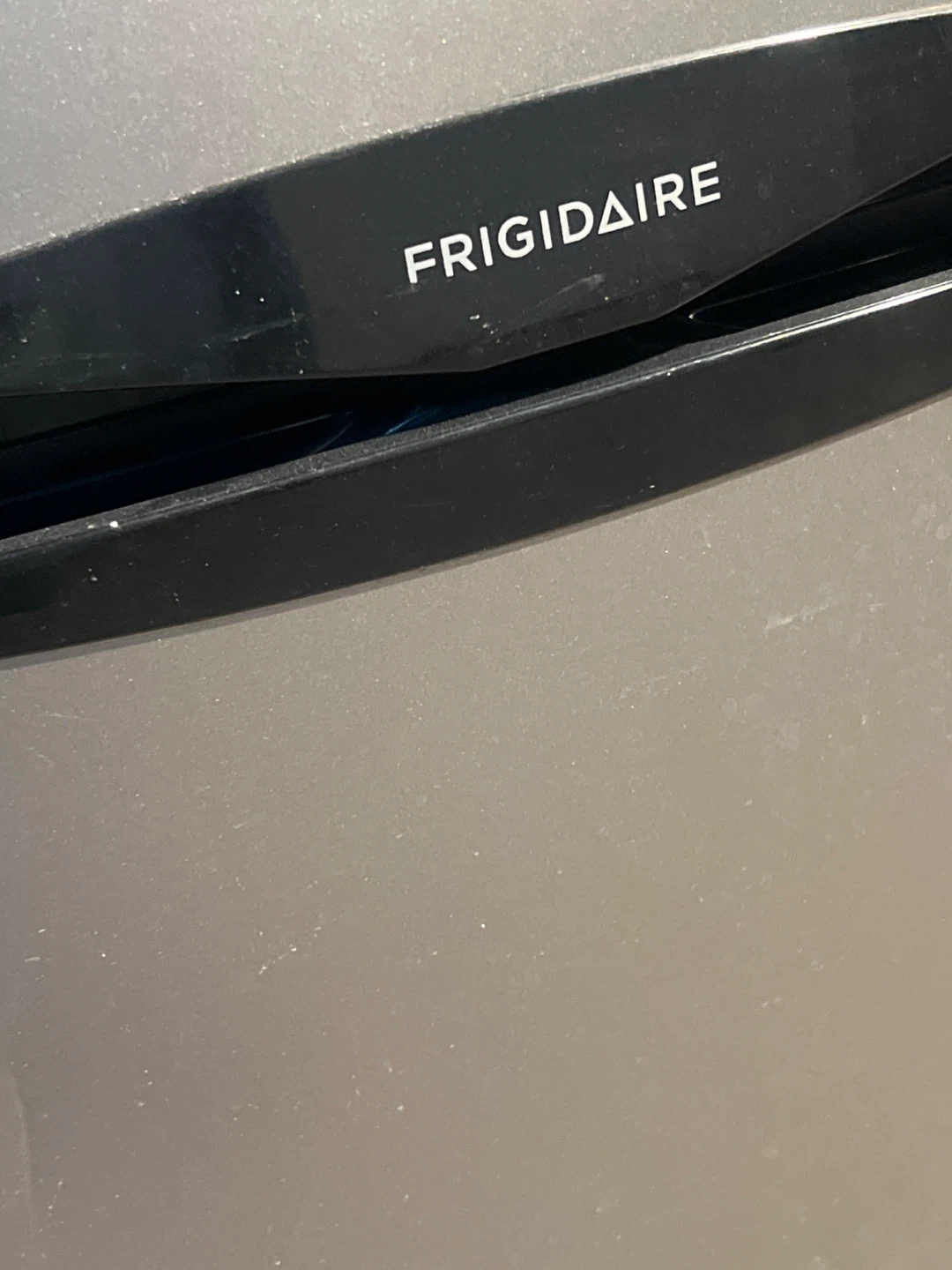 Frigidaire Mini Fridge - photo 4