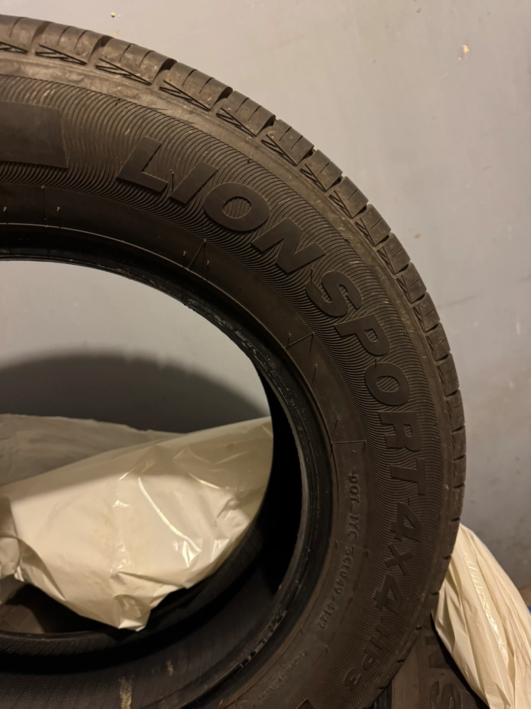 Lion Sport 4x4 Tire 205/70R16 - photo 3