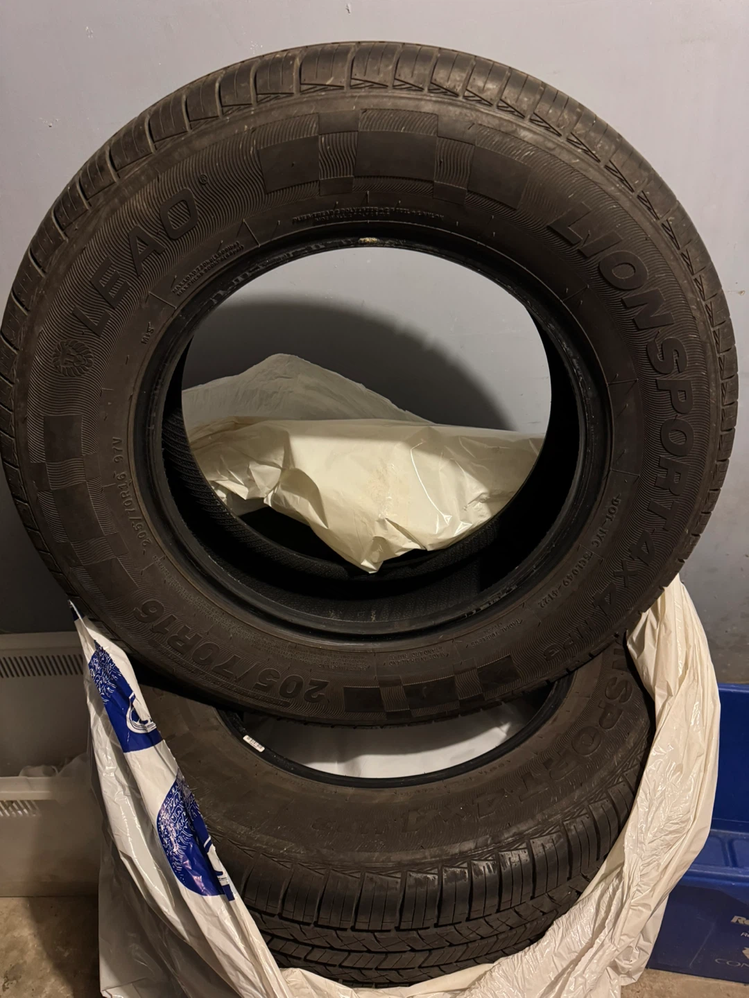 Lion Sport 4x4 Tire 205/70R16 - photo 2