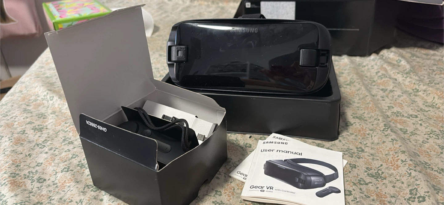 Samsung Gear VR with Controller - photo 2