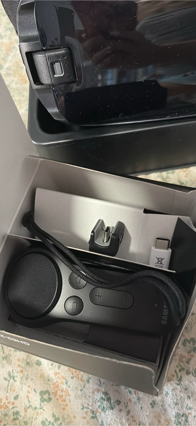 Samsung Gear VR with Controller - photo 3