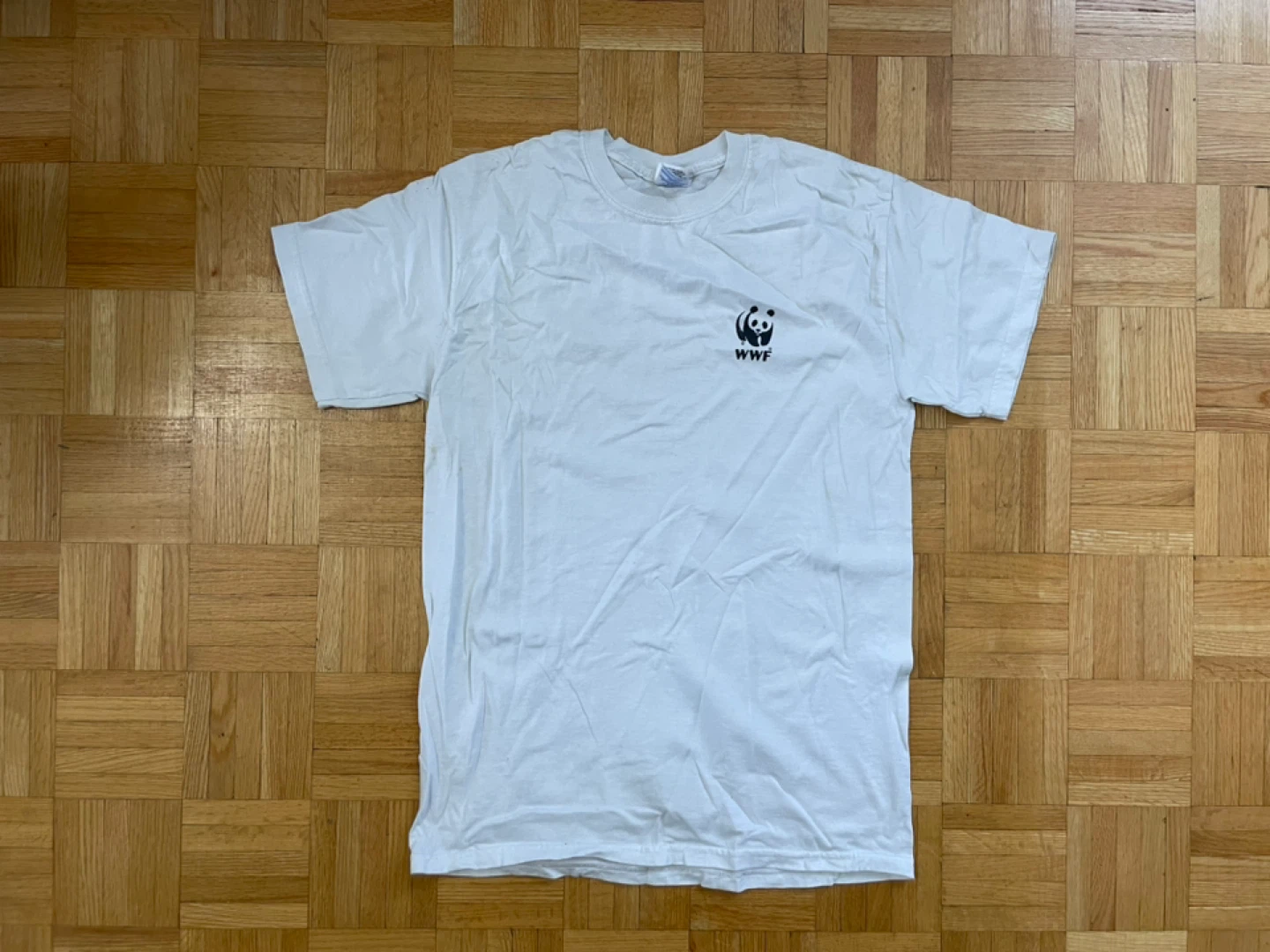 White Gildan WWF T-Shirt - Size Medium - photo 2