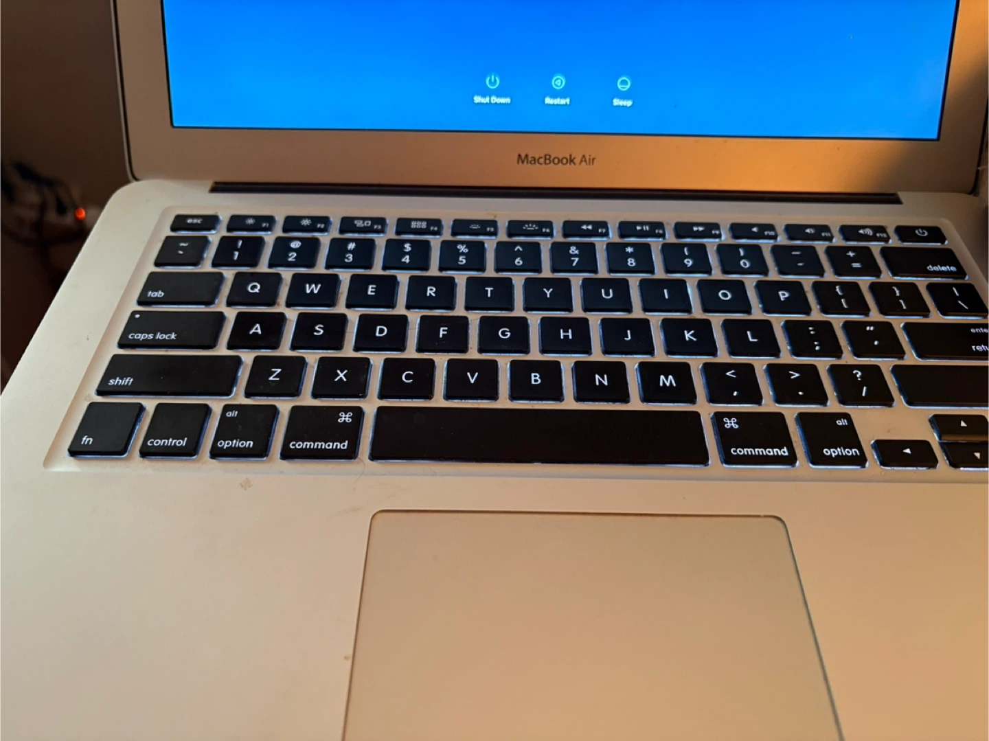 Apple MacBook Air (13-inch, Early 2015) - photo 3