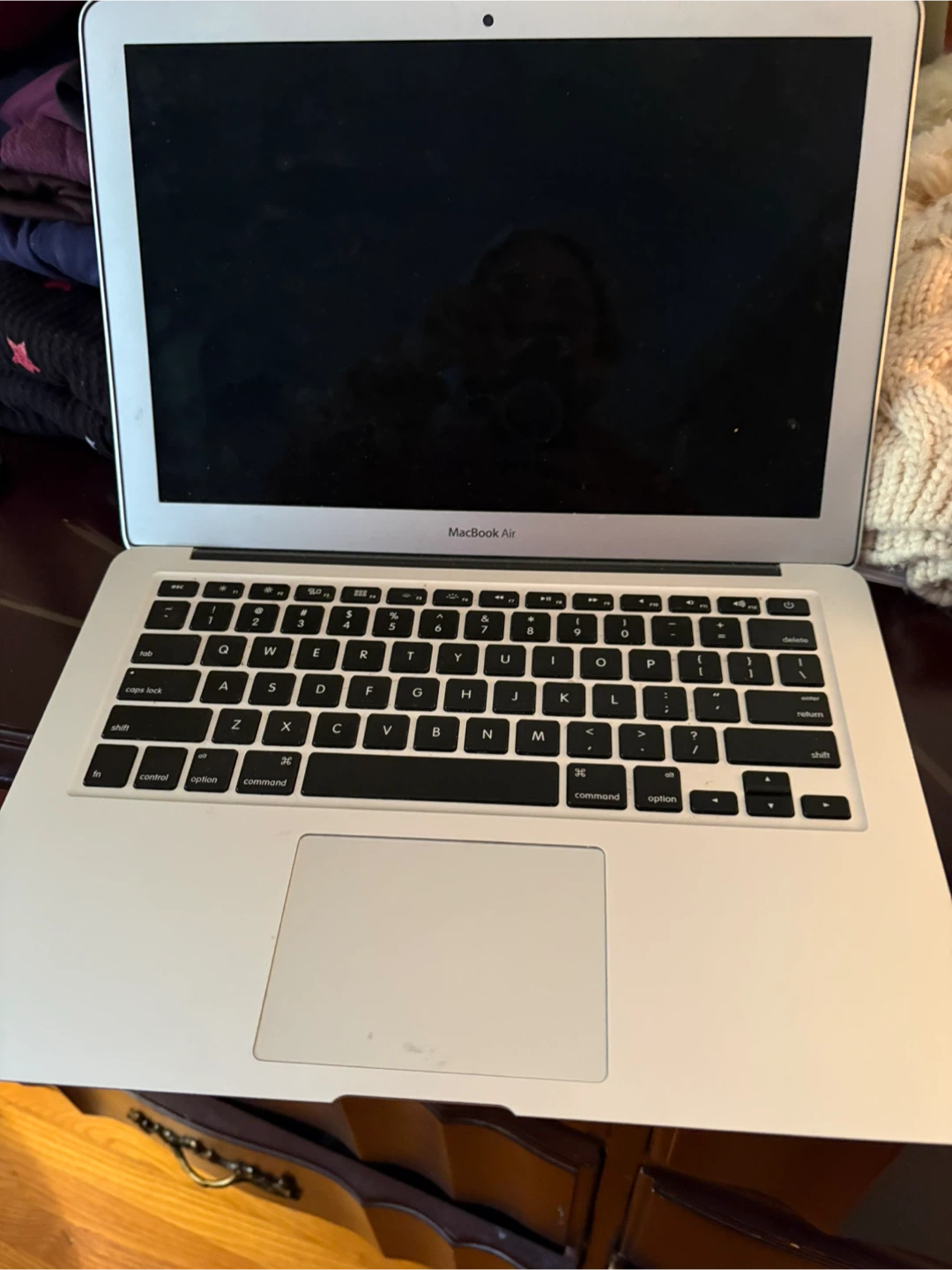 Apple MacBook Air (13-inch, Early 2015)
