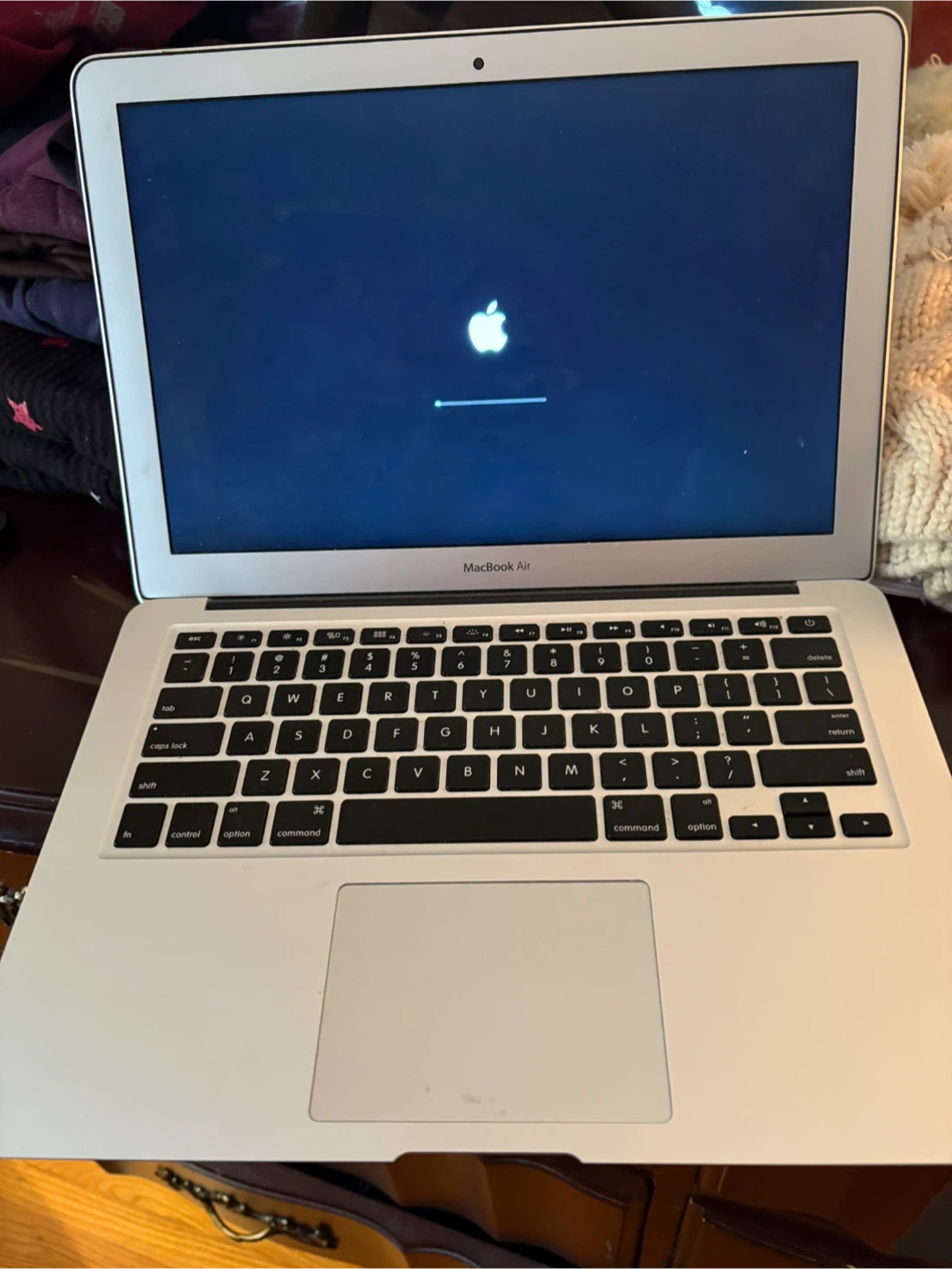 Apple MacBook Air (13-inch, Early 2015) - photo 2