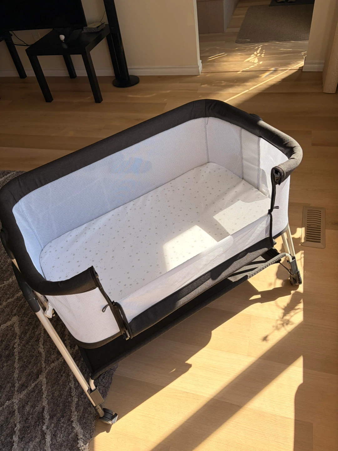 Portable Bassinet with Storage Shelf - photo 2