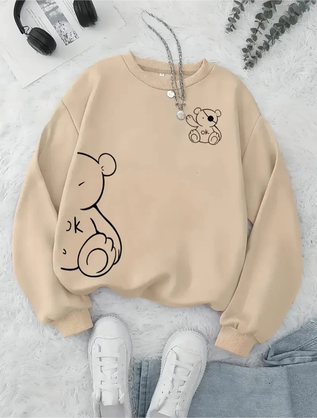 New Cream Bear Graphic Sweatshirt