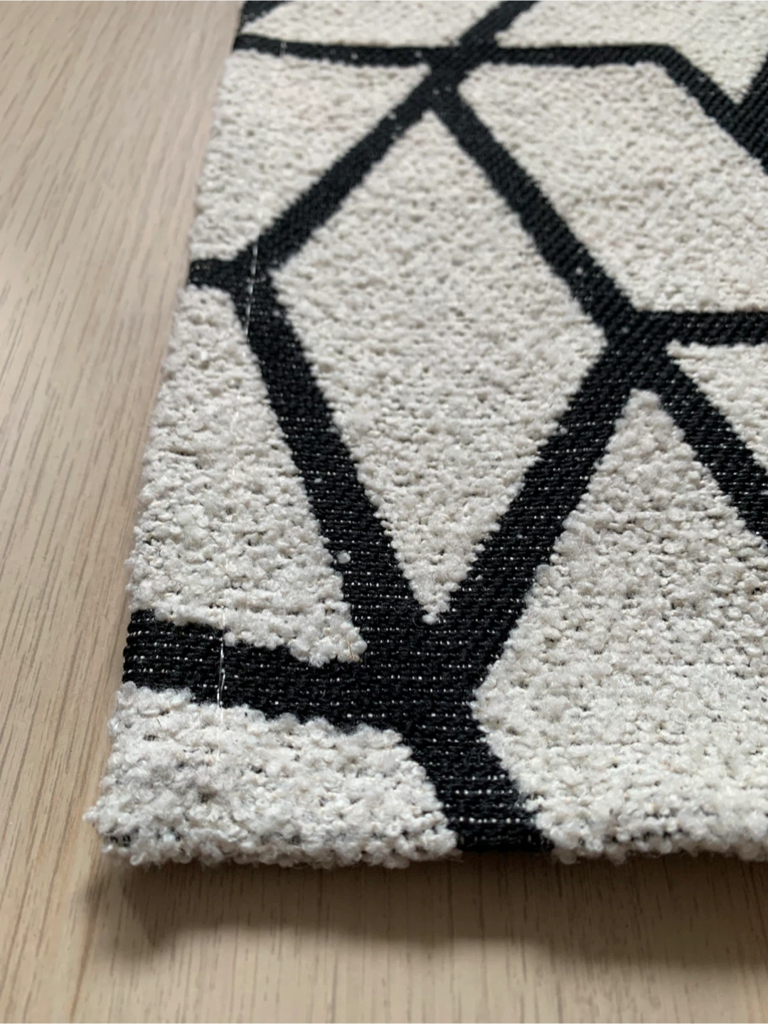 Accent Rug - photo 3
