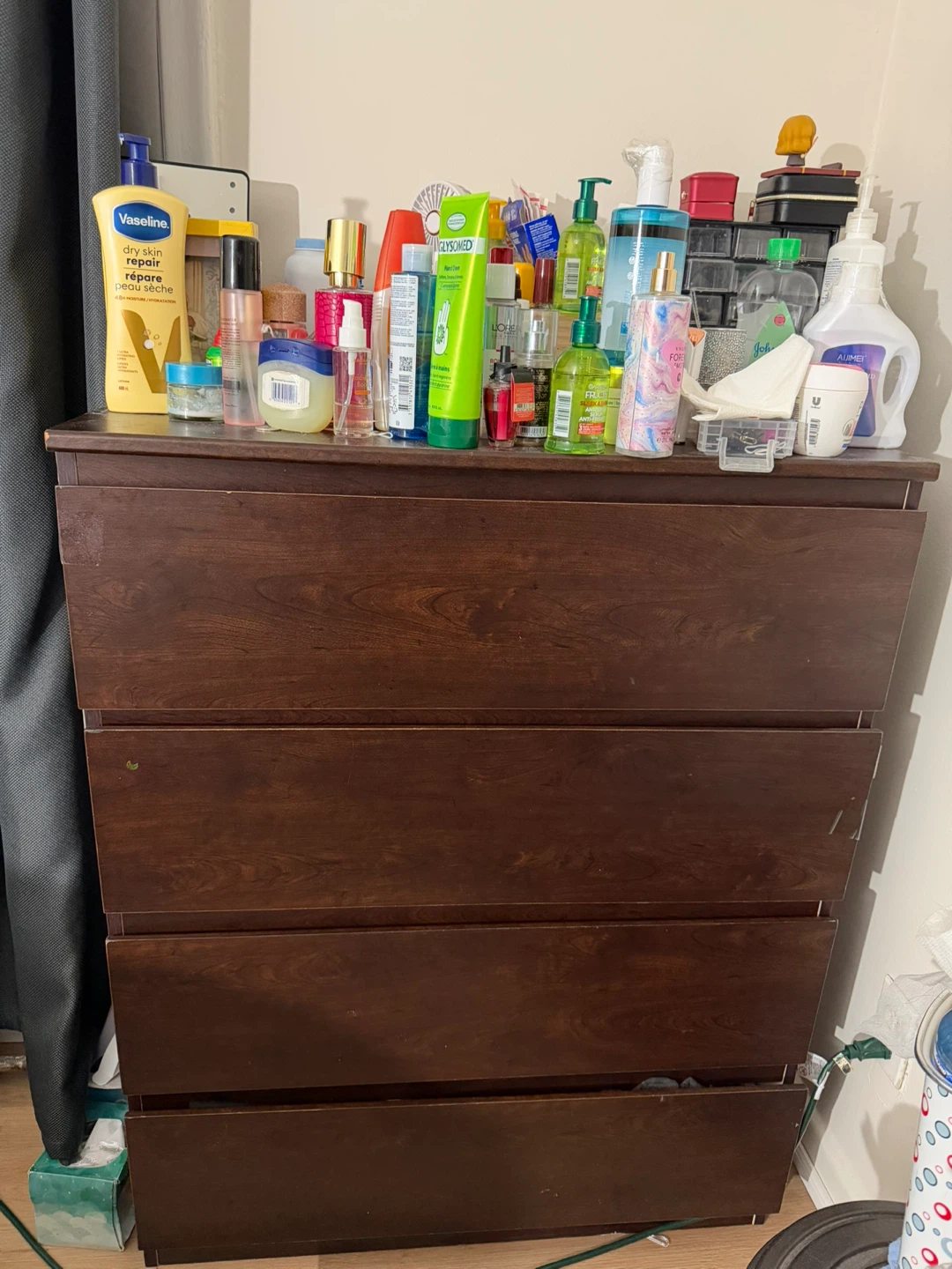 Dark Wood 4-Drawer Dresser