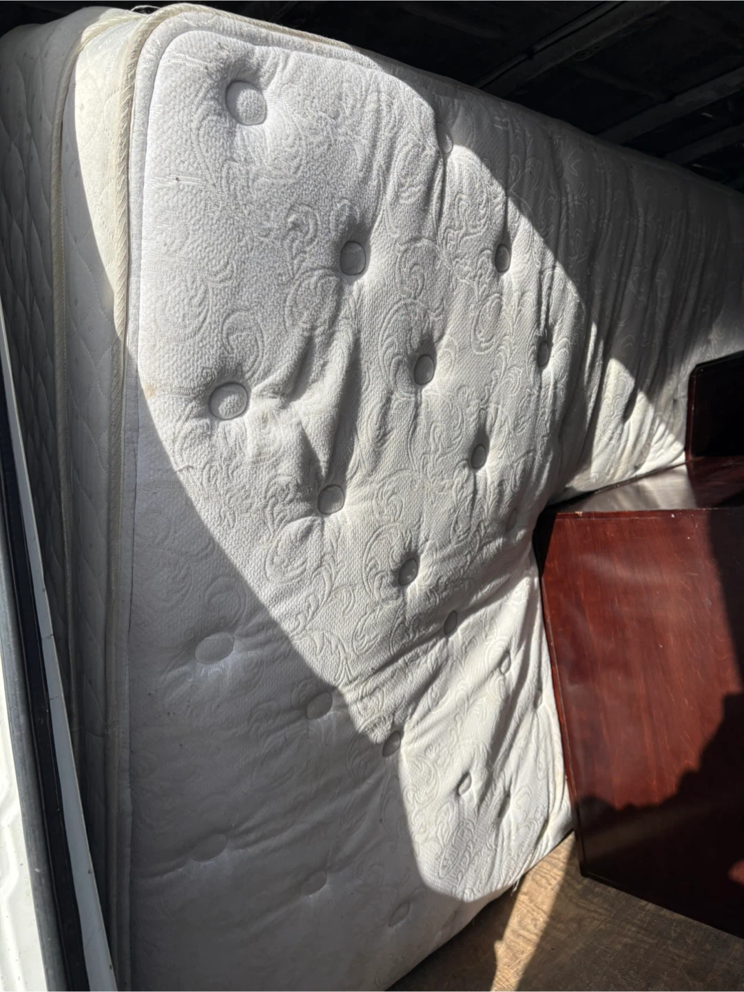 Queen size mattress - photo 2