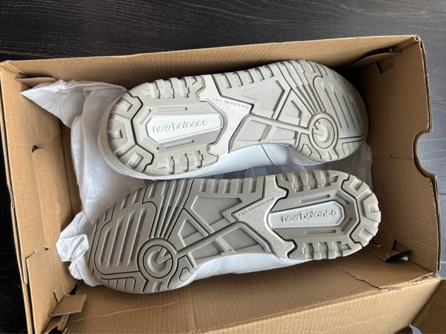 New Balance BB550 sneakers in white/silver - photo 4
