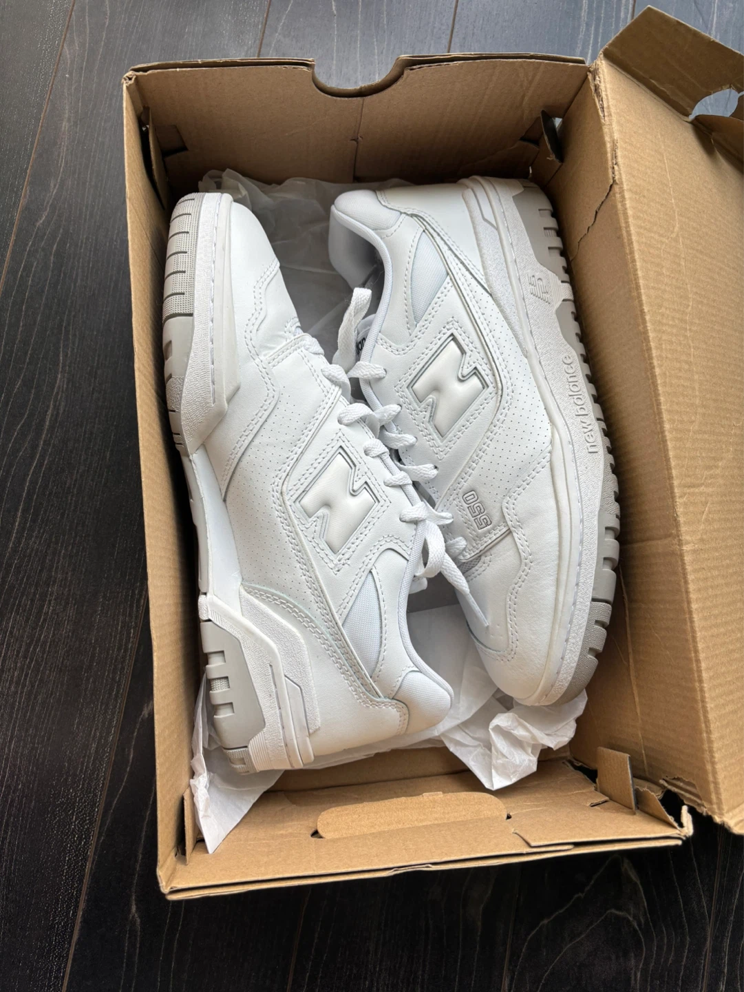 New Balance BB550 sneakers in white/silver