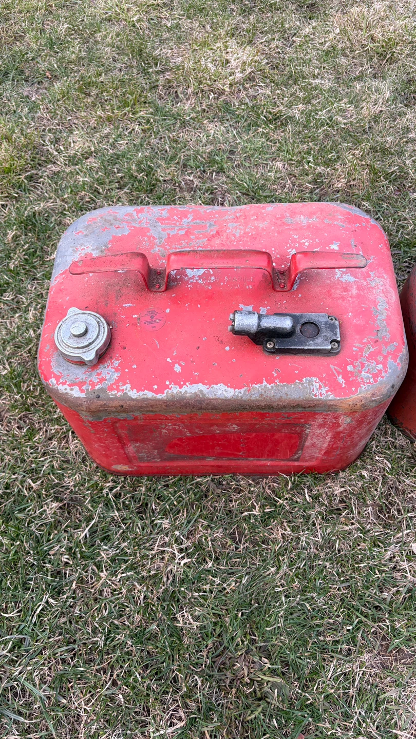 Johnson Evinrude Mercury Outboard Motors and Fuel Tanks - photo 3