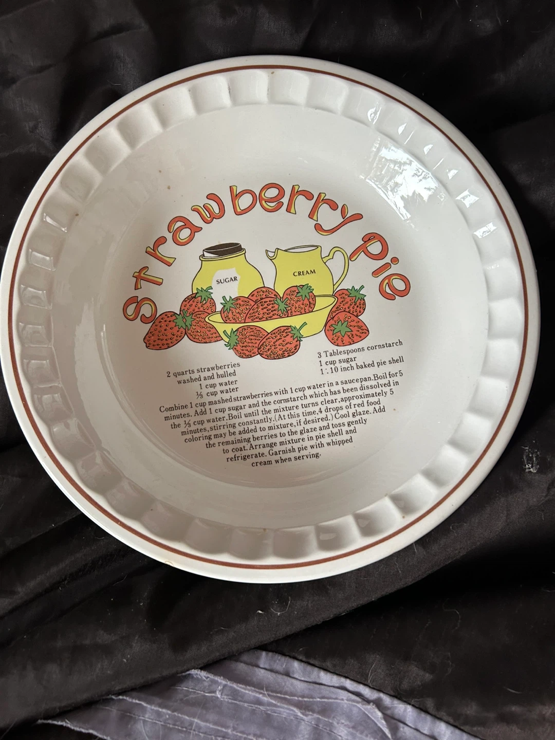 Mansir Collection Strawberry Pie Plate