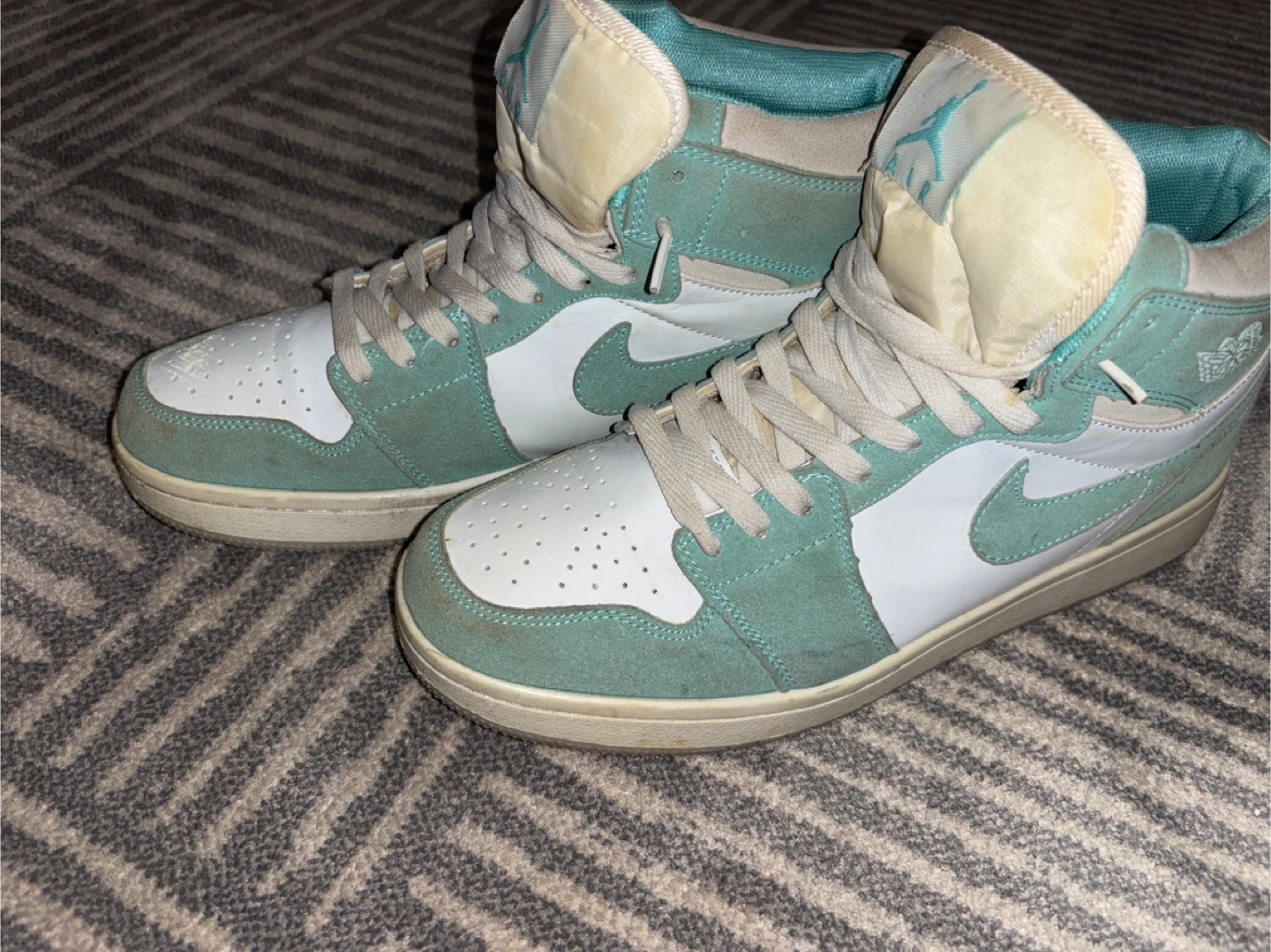 Air Jordan 1 High OG Sneakers