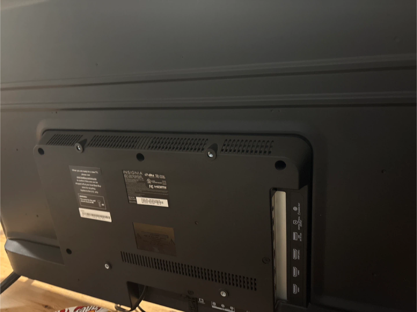 Insignia 40” LED TV - photo 3