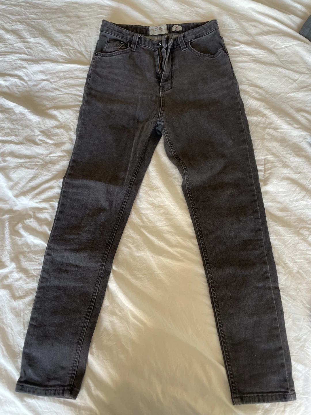 Grey Wash skinny Leg Jeans(size 26)