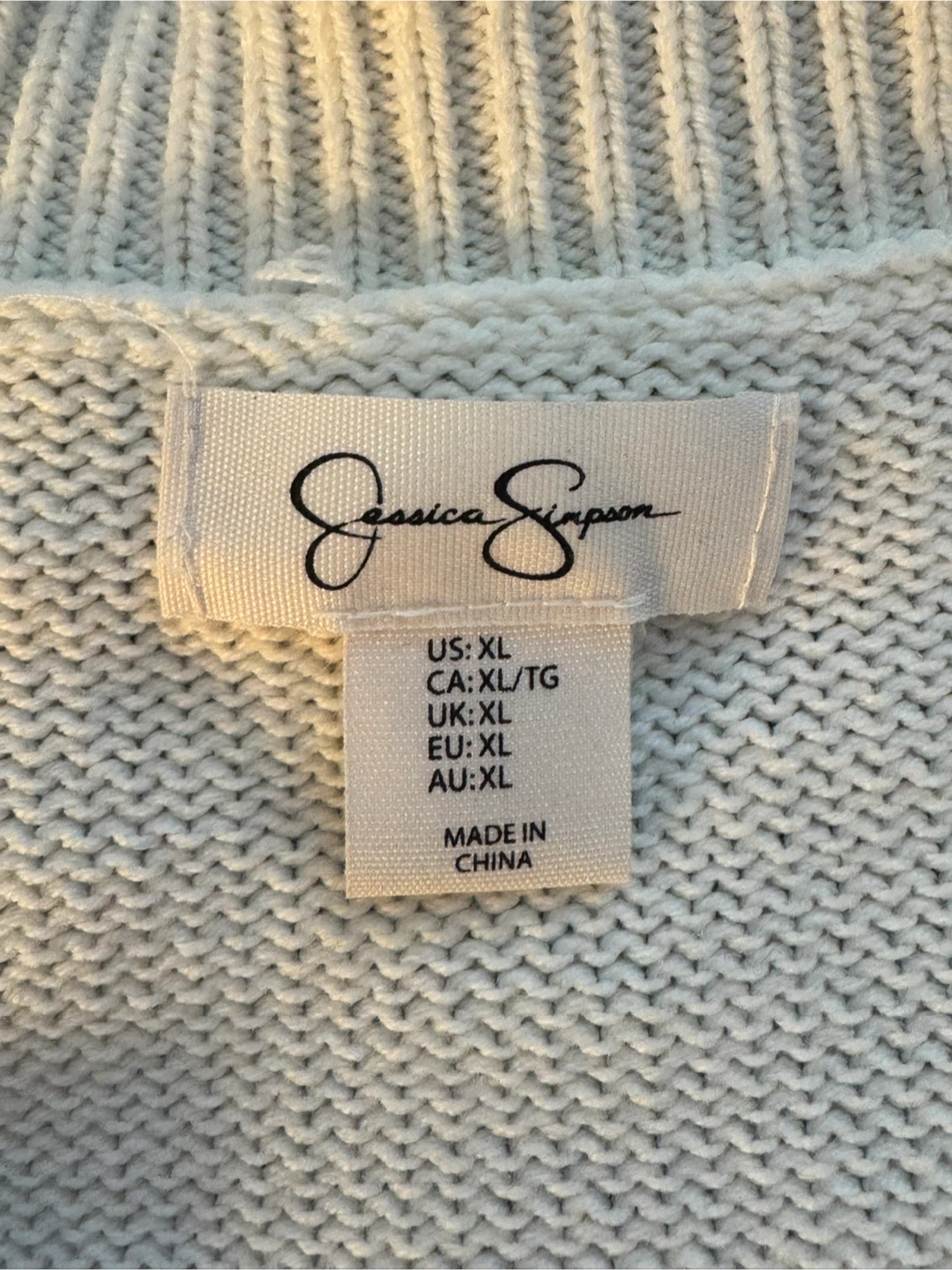 White Cardigan w/ Flower Embroidery - photo 2