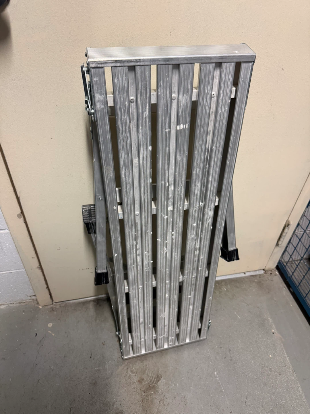 Mastercraft Aluminum Platform & Step Stool - photo 3