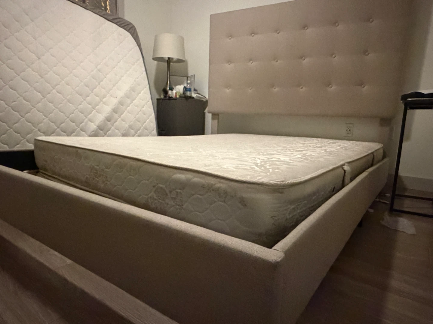 Tufted Headboard Queen Bed Frame with Mattress - photo 4