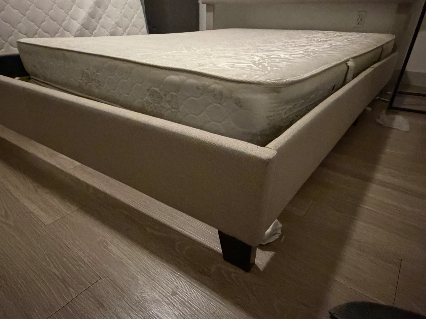 Tufted Headboard Queen Bed Frame with Mattress - photo 5