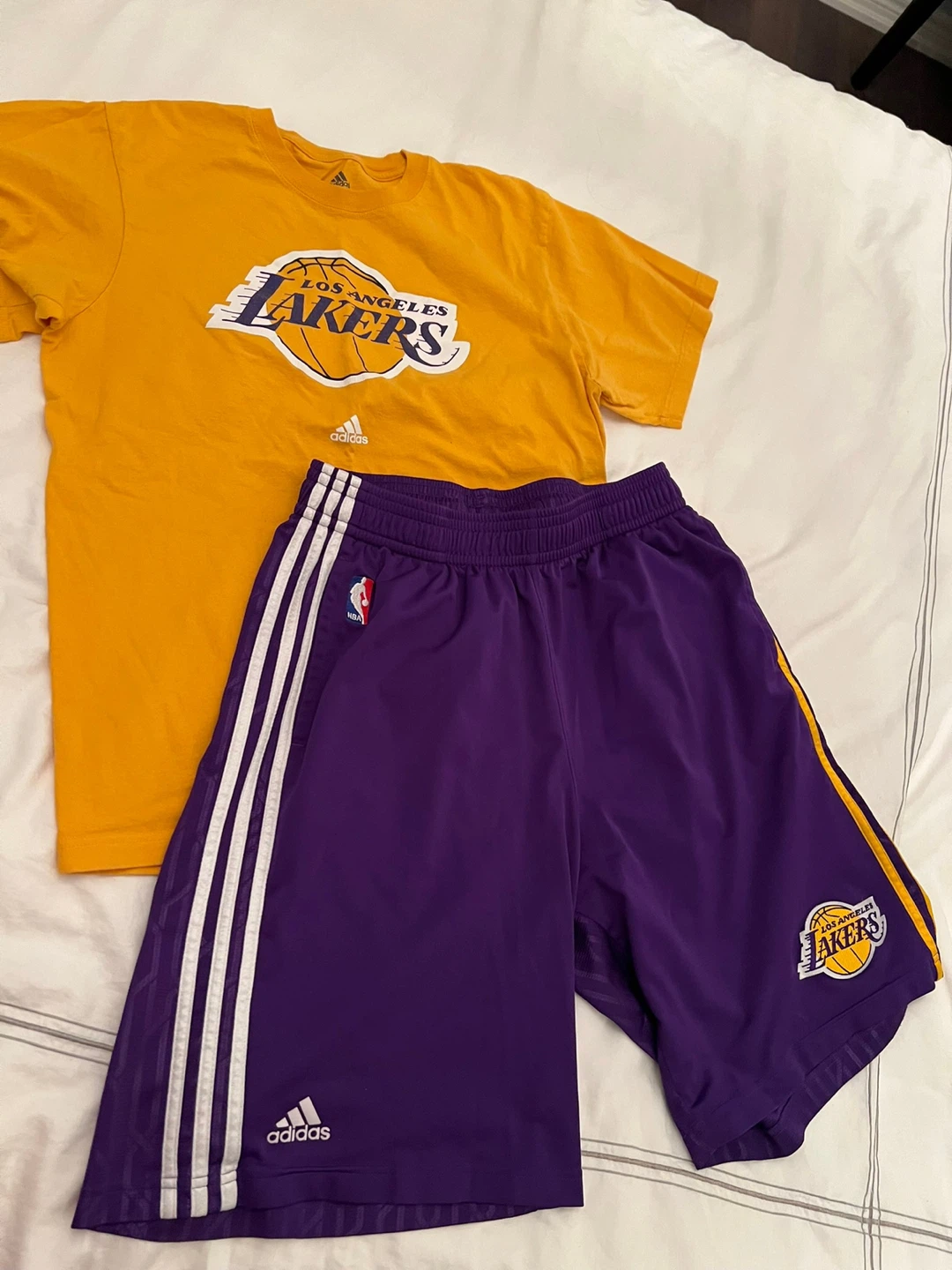 Los Angeles Lakers T-Shirt and Shorts Set - photo 2