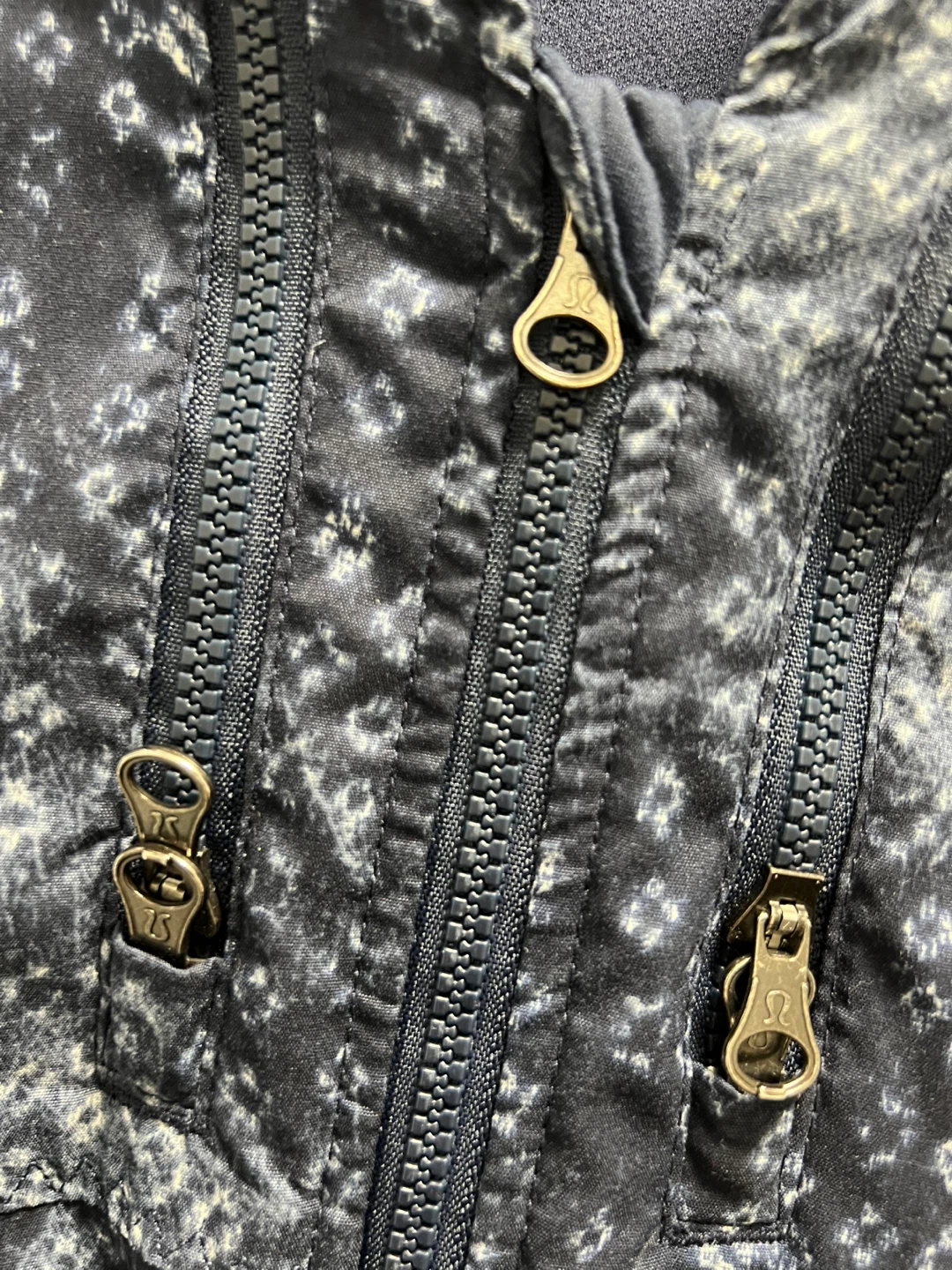 Lululemon Navy Floral Print Jacket - photo 2