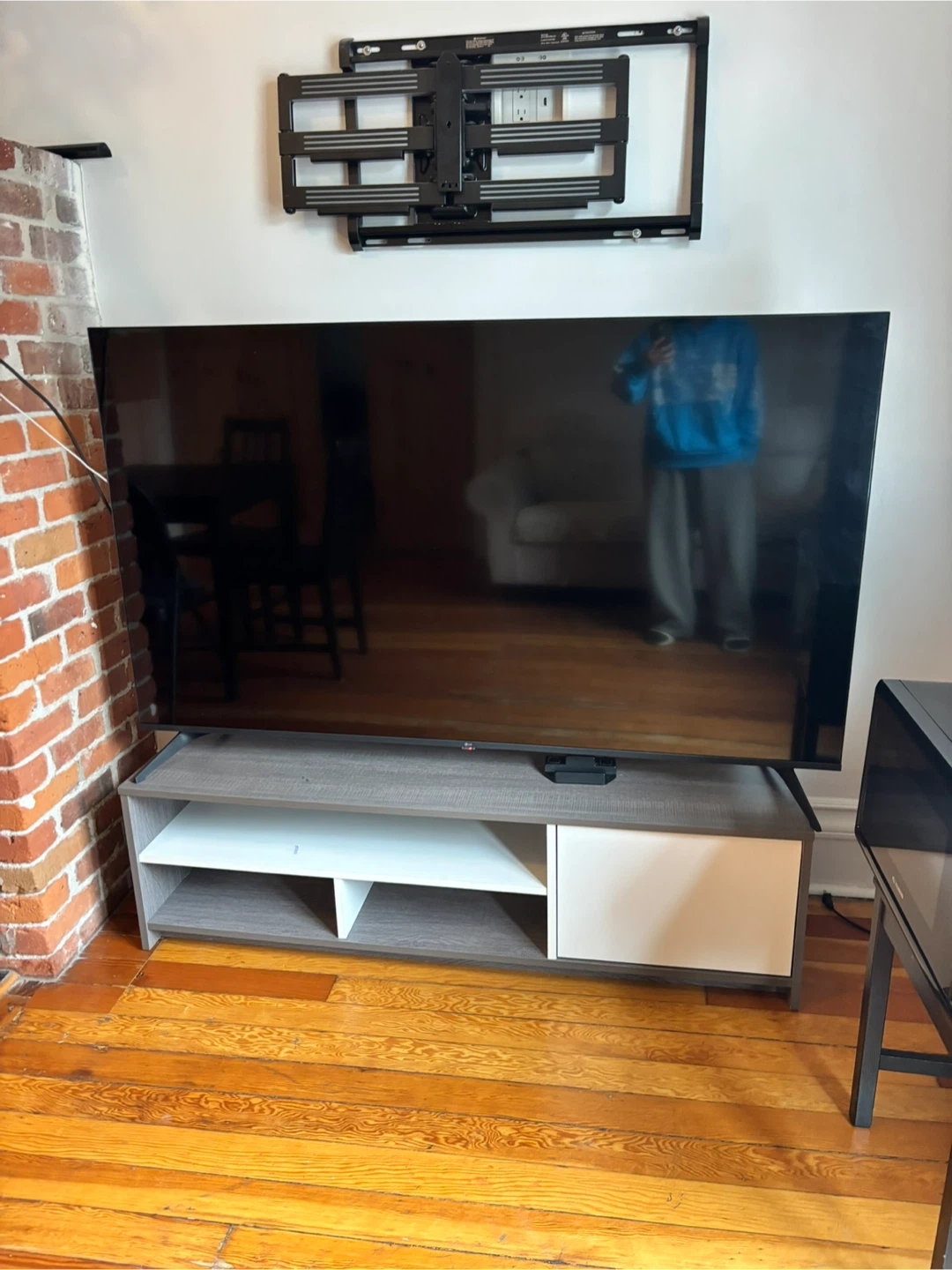 LG Smart TV 2025 65” - photo 2