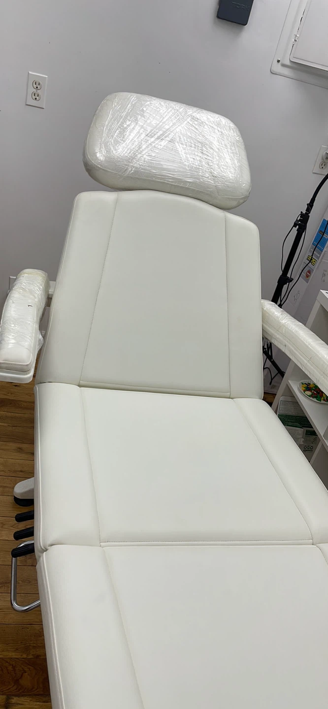 I have salon chair and station massage chair - photo 4