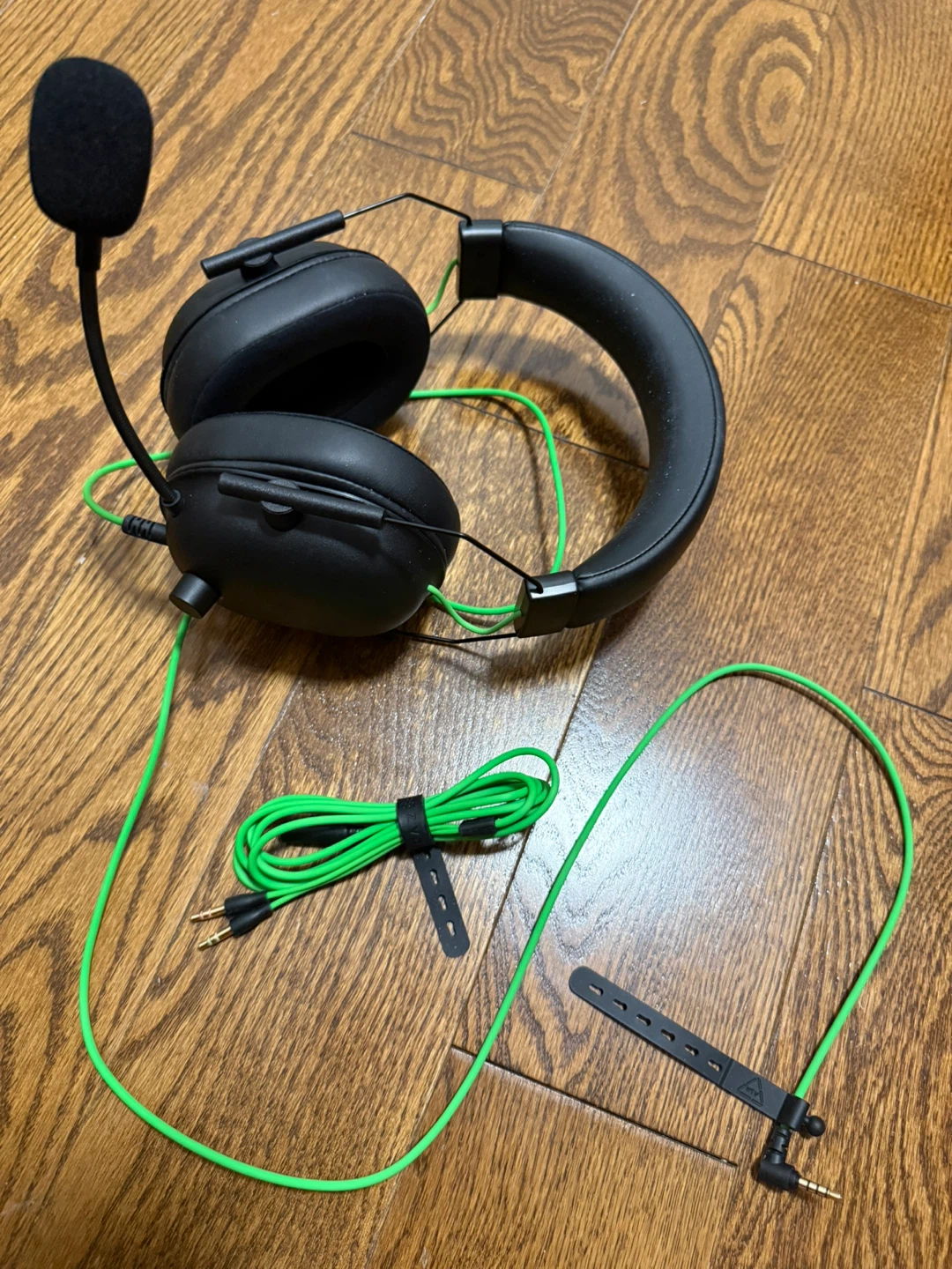 Razer BlackShark V2 X Gaming Headset – Like New - photo 3