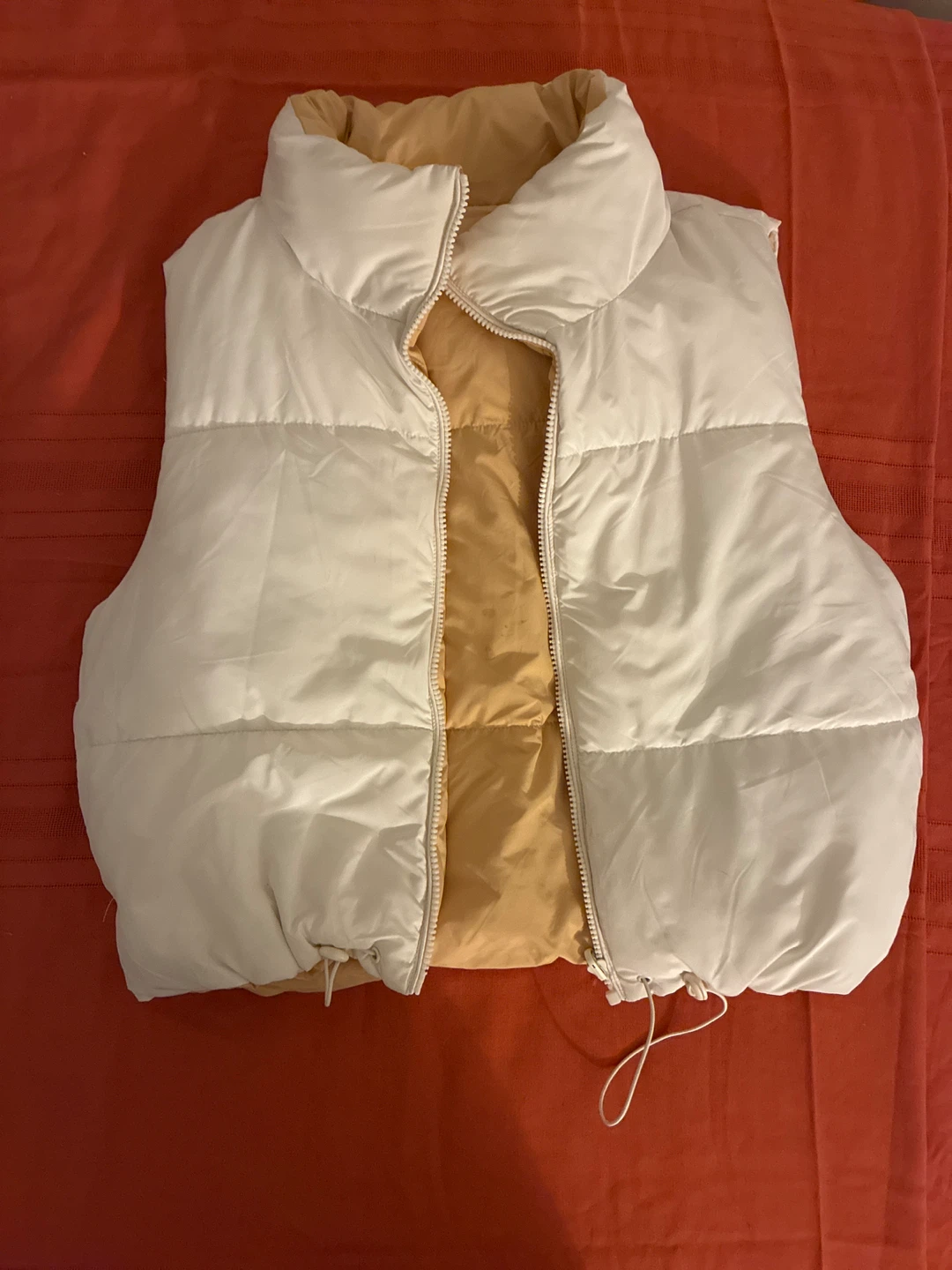 Reversible Puffer Vest - Tan/White