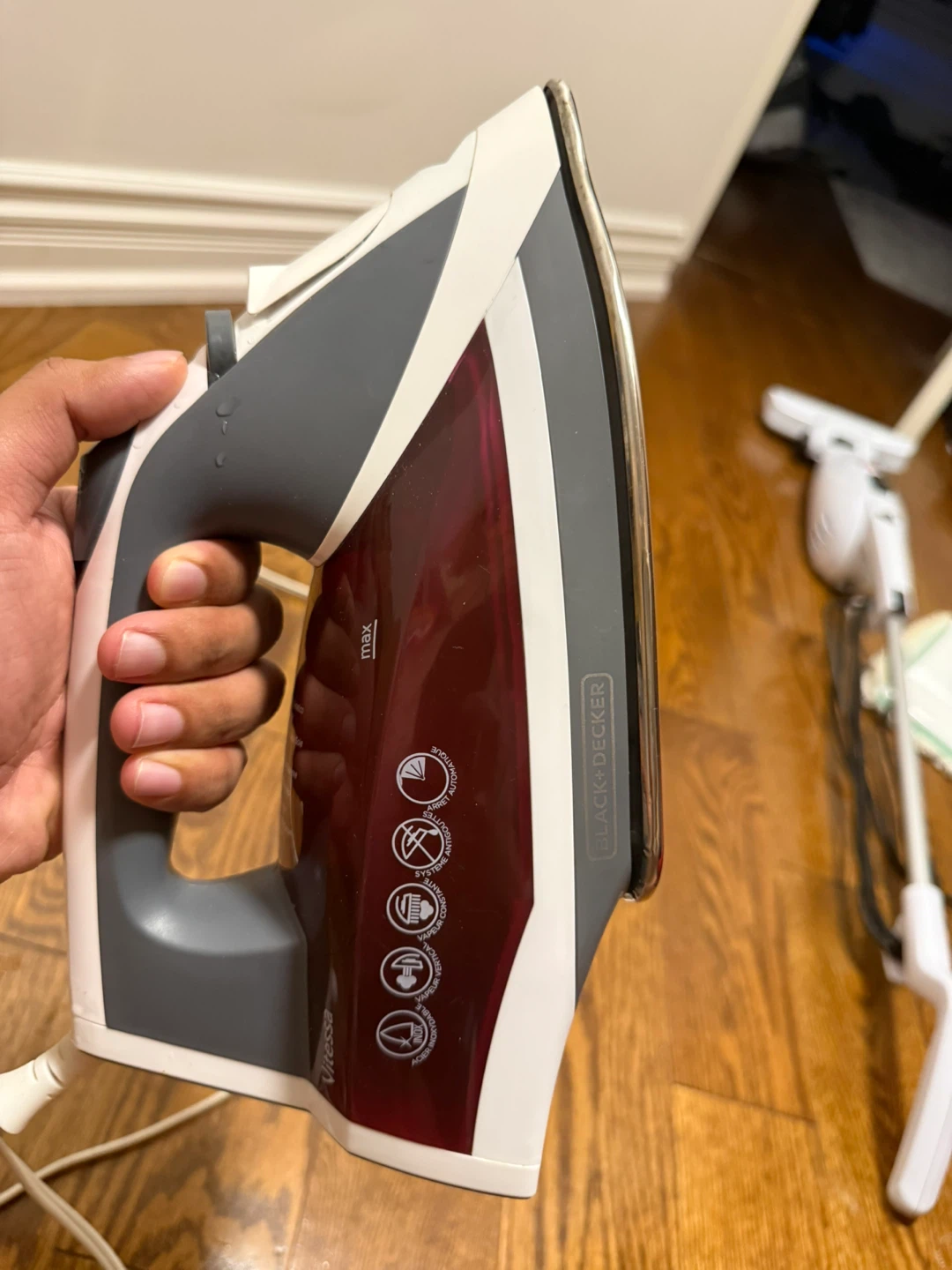 BLACK+DECKER Vitessa Steam Iron (IR2050) - photo 2