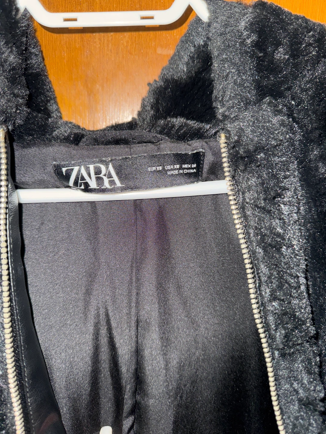 ZARA Black Fur Jacket XS - photo 2