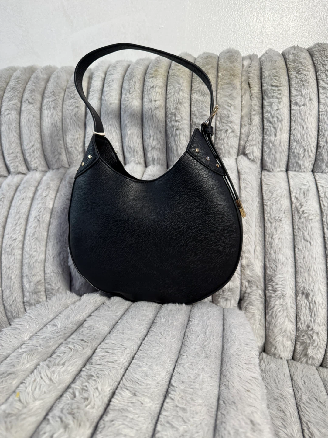 Universal Thread Black Hobo Shoulder Bag