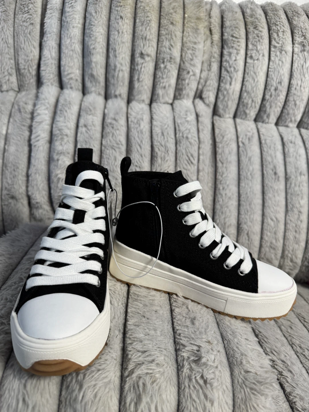 Black High-Top Canvas Sneakers - Size 13 - photo 5
