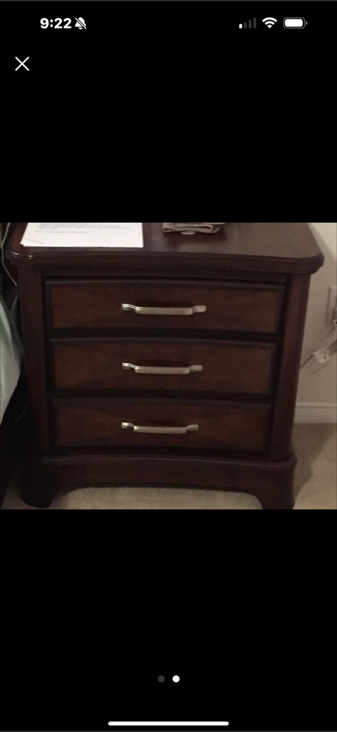Dark Wood queen Bedroom Set - photo 2