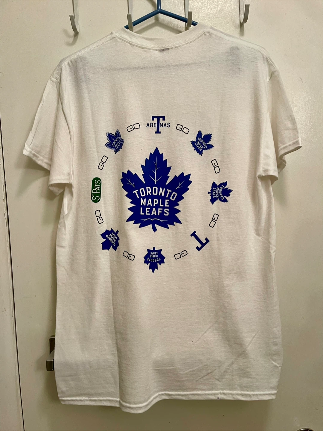 🥕NEW Gildan Toronto Maple Leafs T-Shirt - Medium - photo 2