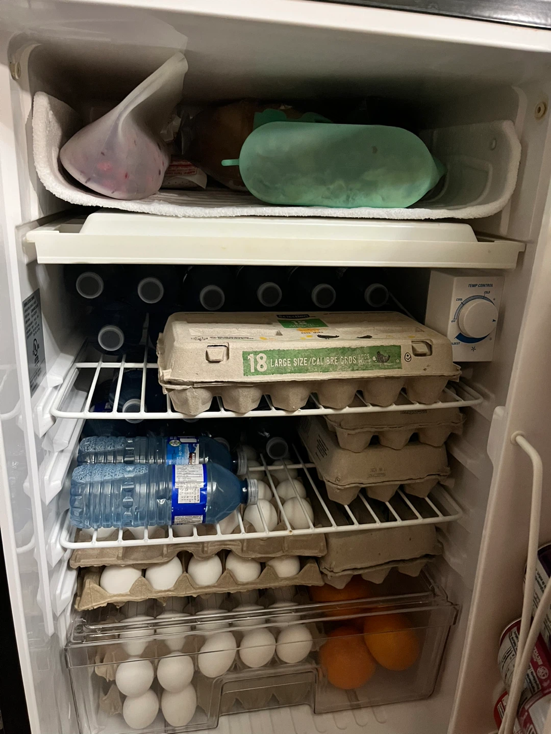 GE mini fridge. 4.3 cu. ft. - photo 3