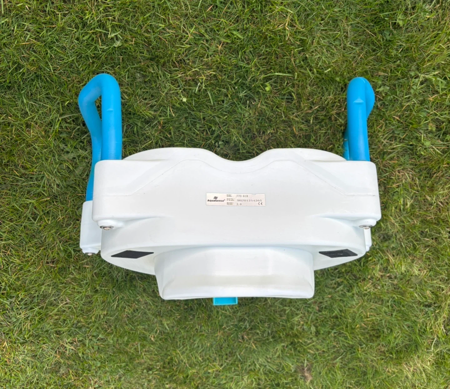AquaSense Toilet Seat Raiser with Handles 🥕 - photo 4