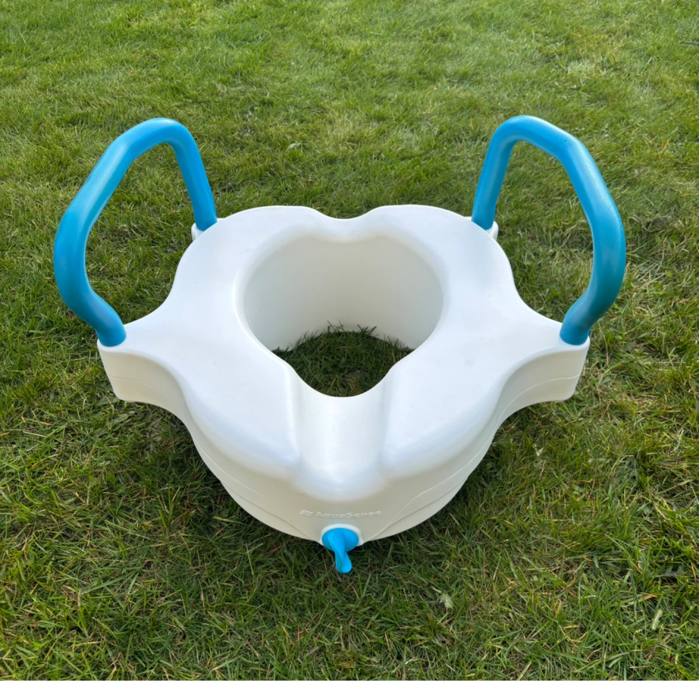 AquaSense Toilet Seat Raiser with Handles 🥕 - photo 2
