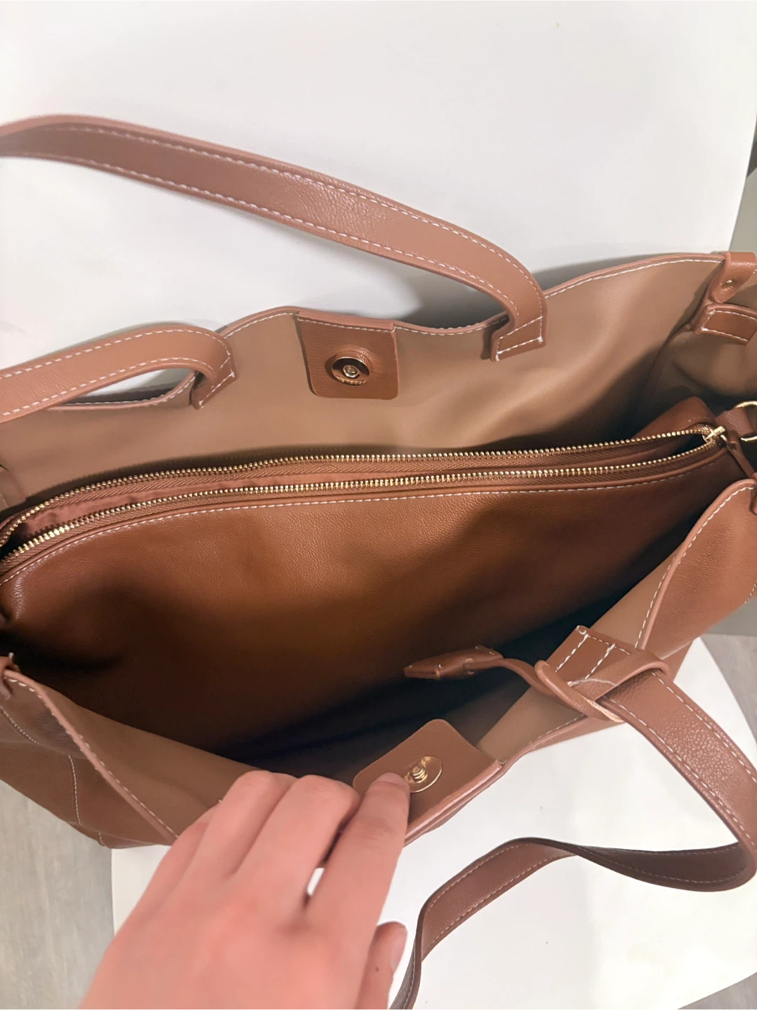 Completely new large faux leather tote bag - photo 3