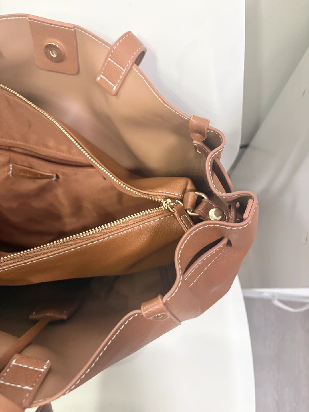 Completely new large faux leather tote bag - photo 5