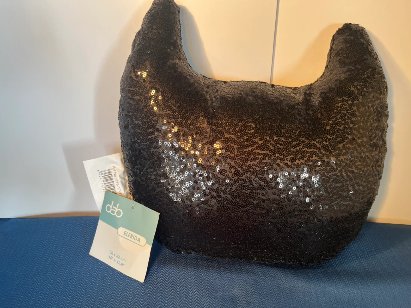 Dab Elfrida Black Sequin Cat Face Cushion - photo 2