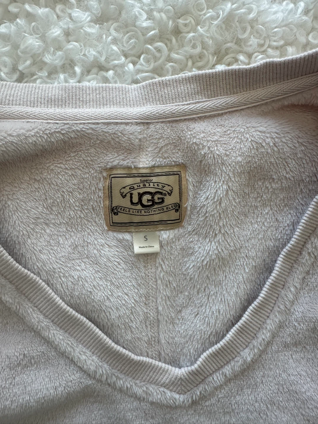 UGG Fleece V-Neck Sweater - Women's Size S - photo 2