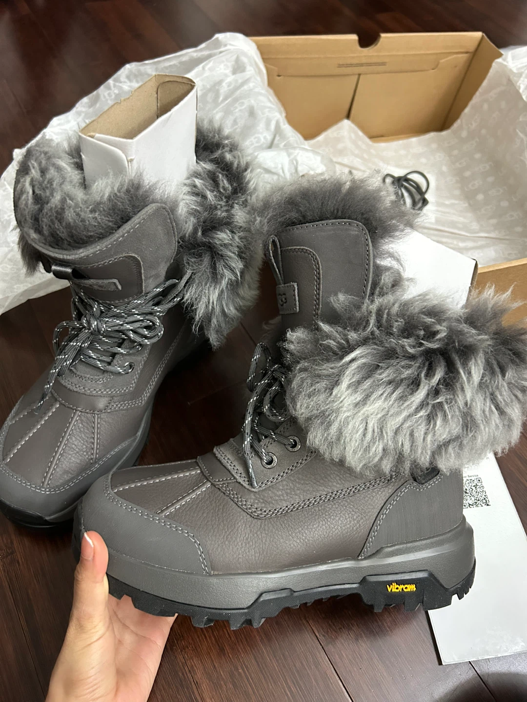 UGG Adirondack Boot XXV Chalet Grey Women's Size 8.5 - photo 2