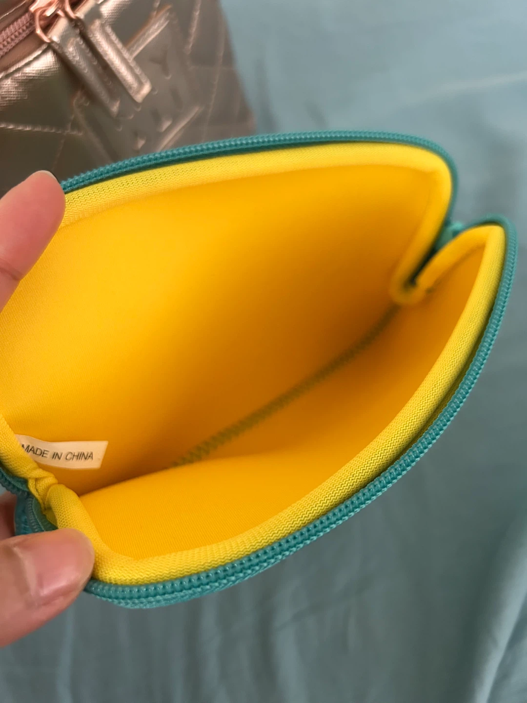 🥕 Dr. Jart+ Polka Dot Cosmetic Pouch - photo 3