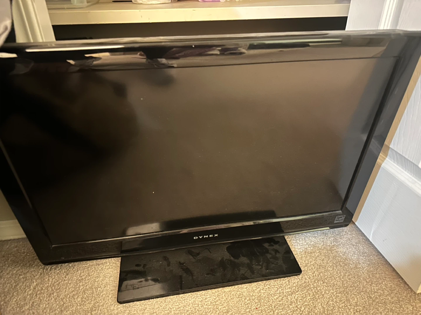 Dynex Flat Screen TV 30”
