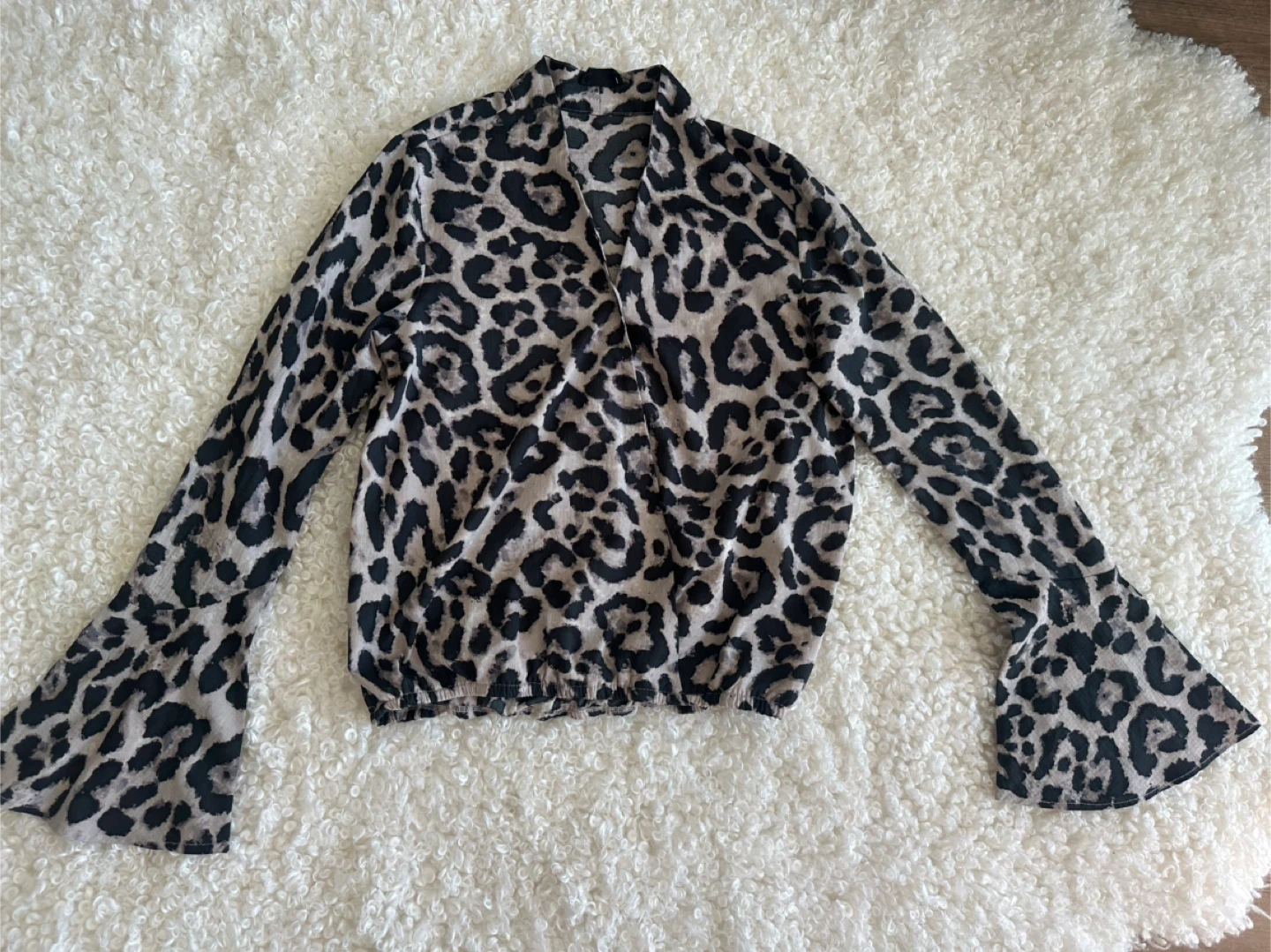 Women's Leopard Print Bell Sleeve Blouse
