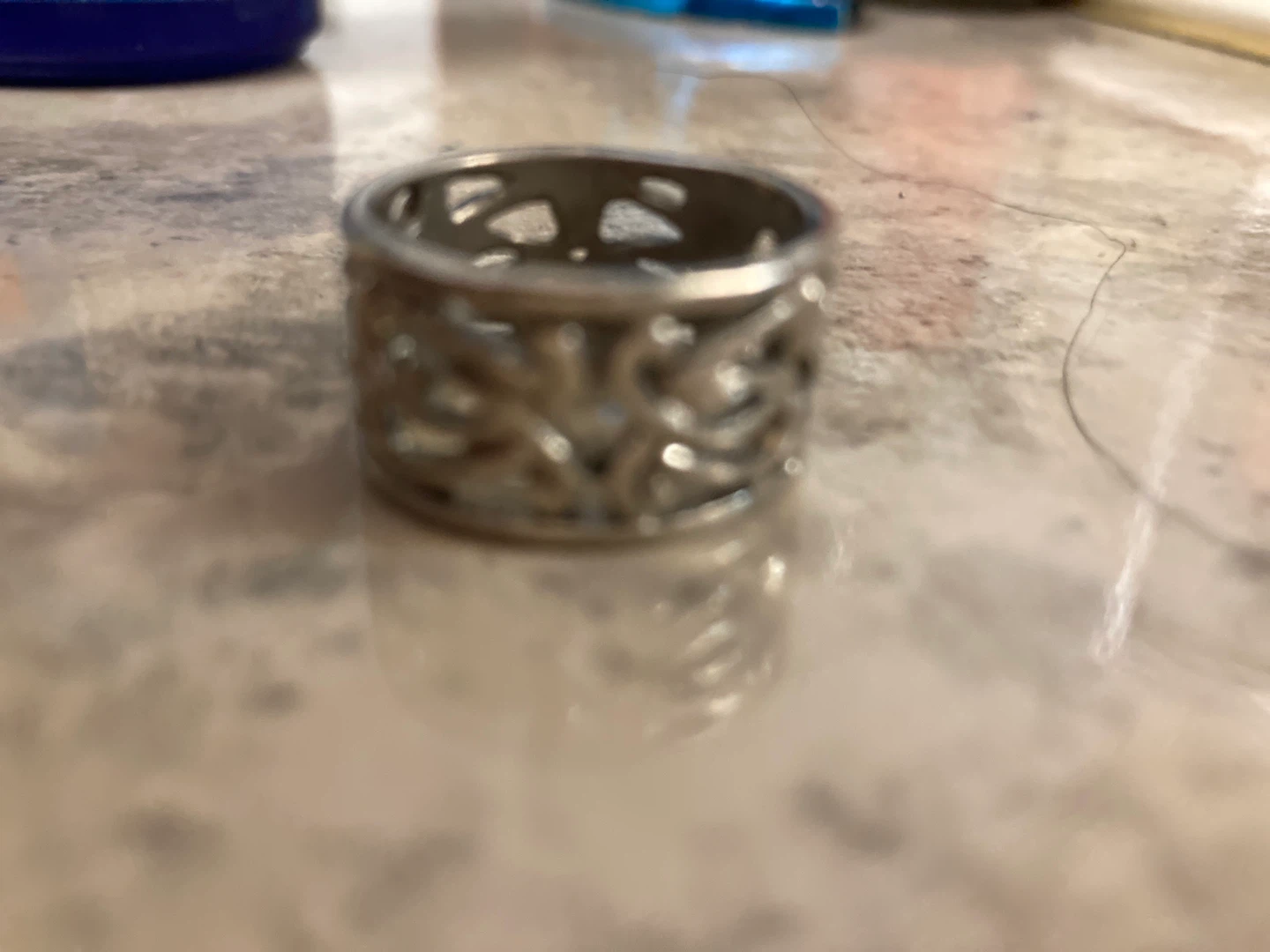 Silver Tone Filigree Ring🥕